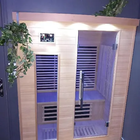 לינה וארוחת בוקר Avec Spa, Piscine Et Sauna Privatif 4*